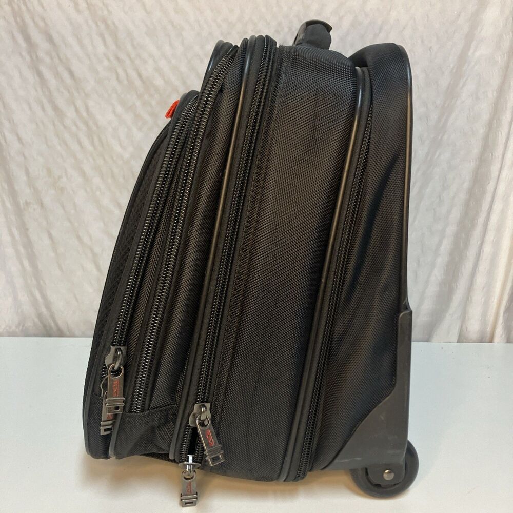 TUMI Alpha 2 Compact Large Screen Laptop Brief Pack Black Red Accents - Picture 8 of 16